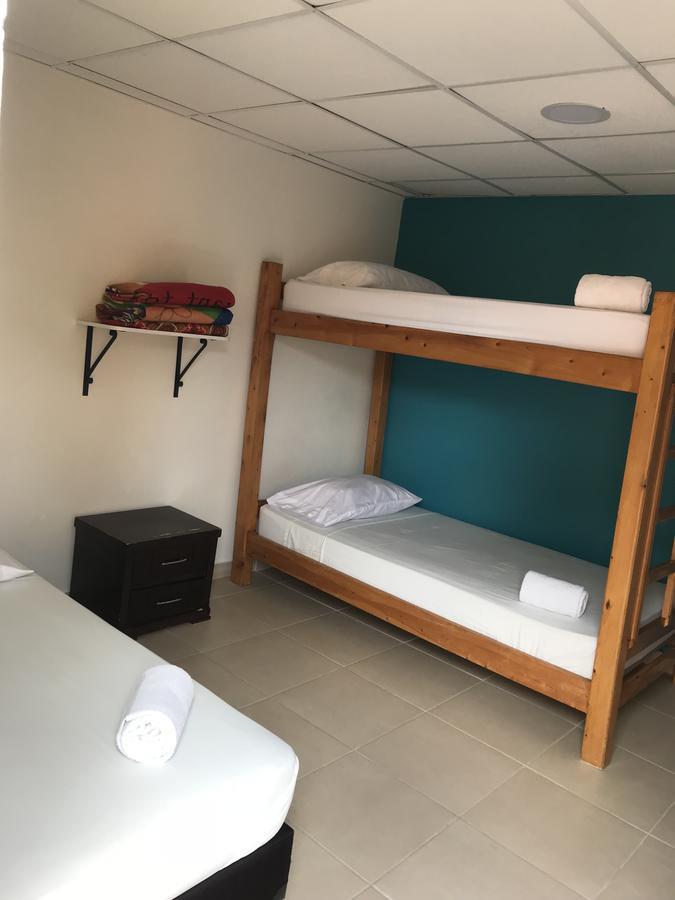 Hostal El Hangar Рионегро Екстериор снимка