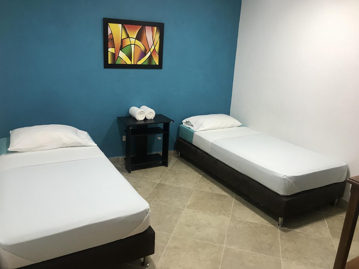Hostal El Hangar Рионегро Екстериор снимка