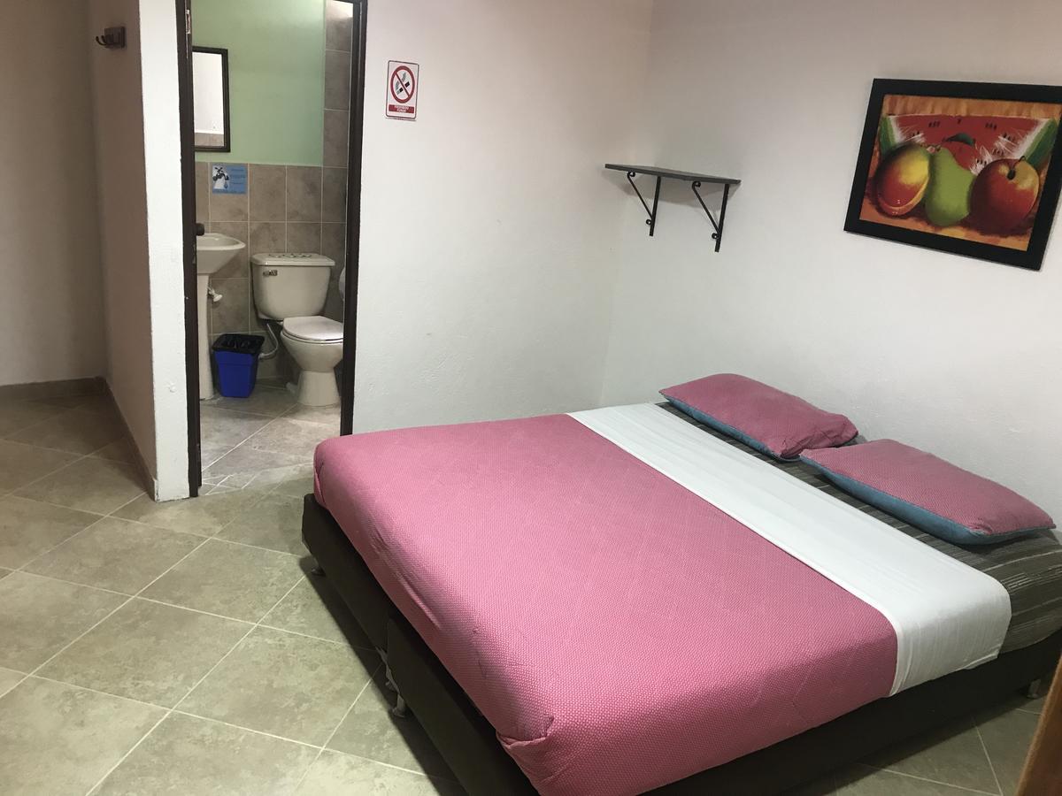 Hostal El Hangar Рионегро Екстериор снимка